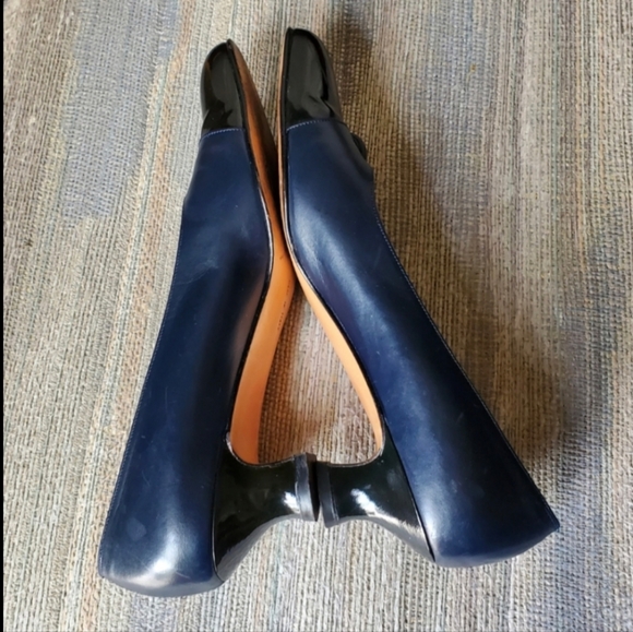 Salvatore Ferragamo Navy Blue/ Black Patent Leather Heel Pumps Shoes Sz 6 1/2 AA - Picture 3 of 12